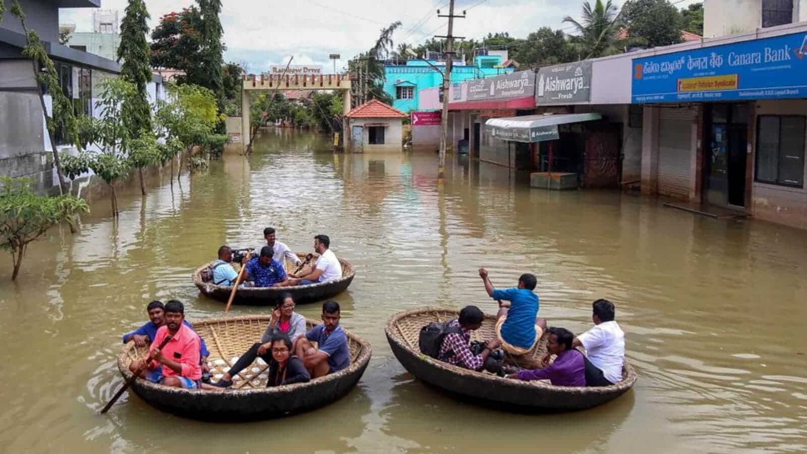 India floods: Maharashtra and Telangana to receive more heavy rainfall, situation grim in Delhi India floods: Maharashtra and Telangana to receive more heavy rainfall, situation grim in Delhi