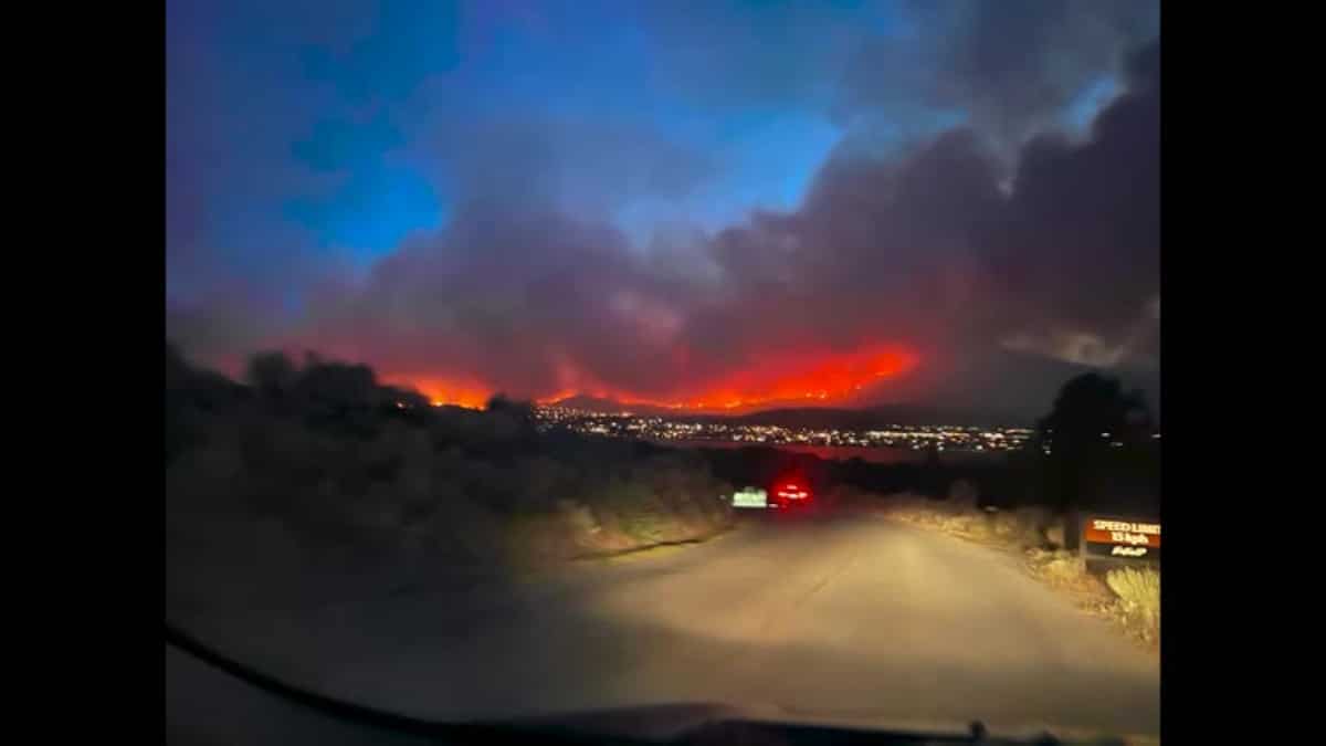 Canadian wildfires: Third firefighter dies while tackling blaze; evacuations in Osoyoos Canadian wildfires: Third firefighter dies while tackling blaze; evacuations in Osoyoos