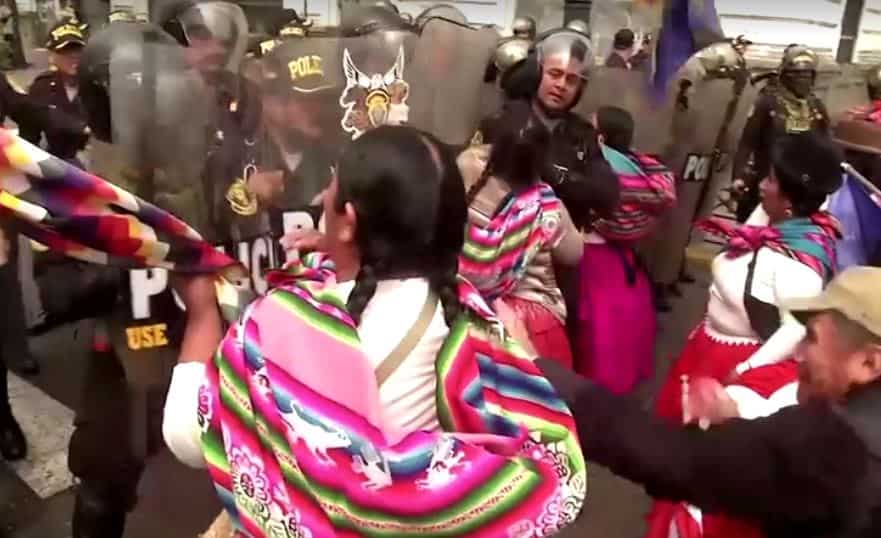Peru: Anti-govt protesters, demanding Boularte's resignation, clash with cops