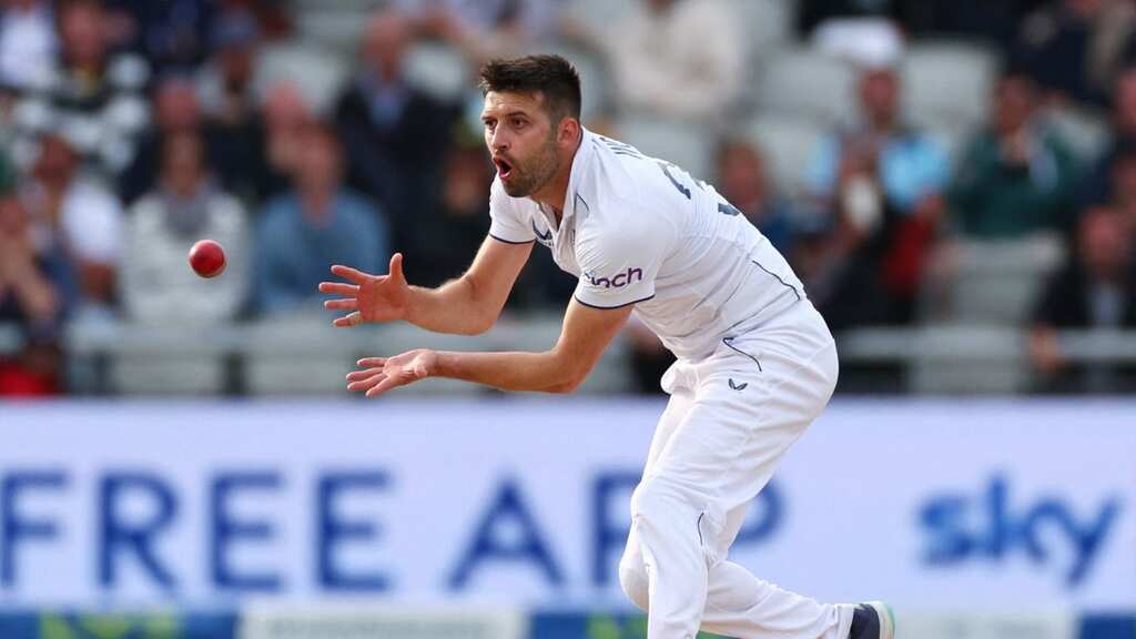 Ashes, 5th Test: 'Worn-out' Mark Wood fit to bowl on day five as England eye unlikely win