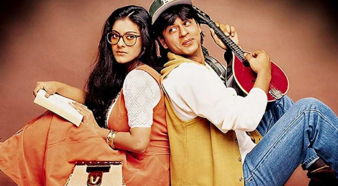 When Shah Rukh Khan had a 'frozen shoulder' because of Kajol When Shah Rukh Khan had a 'frozen shoulder' because of Kajol