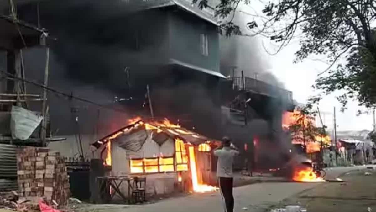 India: Fresh bout of violence rocks Manipur, popular tribal songwriter among 6 killed India: Fresh bout of violence rocks Manipur, popular tribal songwriter among 6 killed