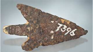 Switzerland: Bronze age arrowhead traced to 'object that fell from the sky'