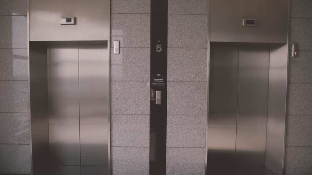 Postwoman dies after getting stuck in lift for three days