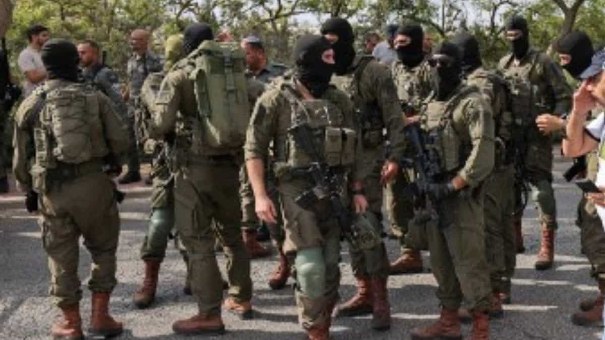 Israel: Six injured in shooting incident in Ma'ale Adumim, suspect shot dead Israel: Six injured in shooting incident in Ma'ale Adumim, suspect shot dead