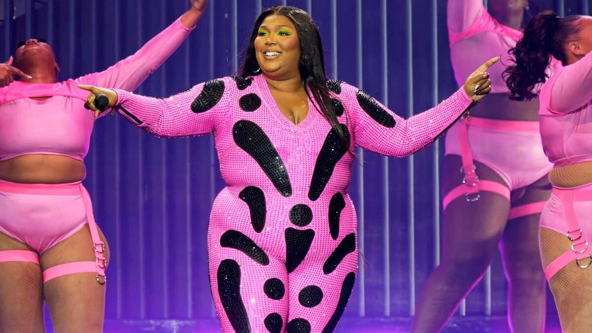 Documentary filmmaker slams 'arrogant' and 'unkind' Lizzo amidst lawsuit Documentary filmmaker slams 'arrogant' and 'unkind' Lizzo amidst lawsuit