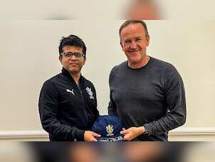 IPL: RCB appoints Andy Flower as new head coach, ends partnership with Mike Hesson, Sanjay Bangar