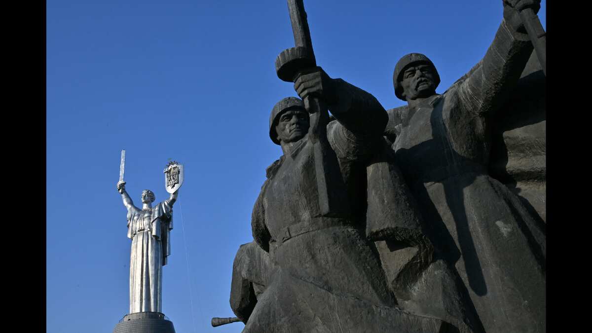 Zelensky congratulates Ukrainian workers