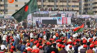 Bangladesh: Massive protests held after two men burn several copies of Quran