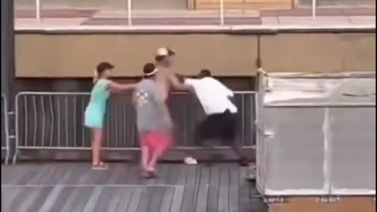 WATCH | People rally for Black riverboat worker attacked by whites over Pontoon parking in US WATCH | People rally for Black riverboat worker attacked by whites over Pontoon parking in US