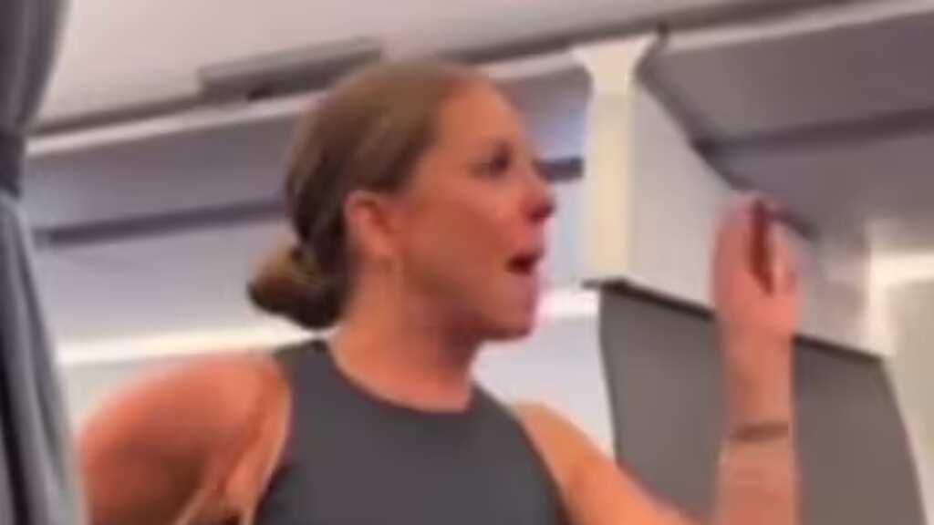 US woman yelled 'not real' in flight because her AirPods were allegedly stolen by her relatives