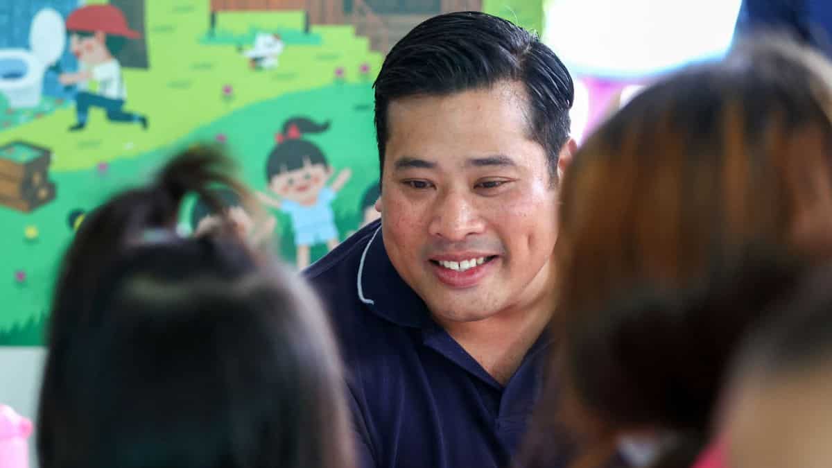 Thailand king's second son makes surprise return to homeland after 27 years Thailand king's second son makes surprise return to homeland after 27 years