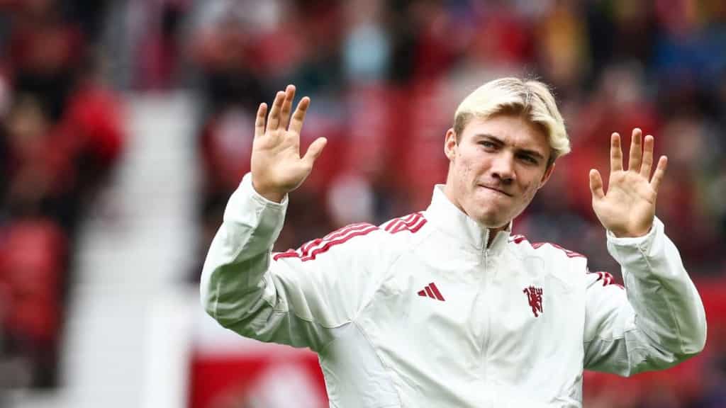 Manchester United's latest signing Rasmus Hojlund out of season opener due to stress fracture: Ten Hag