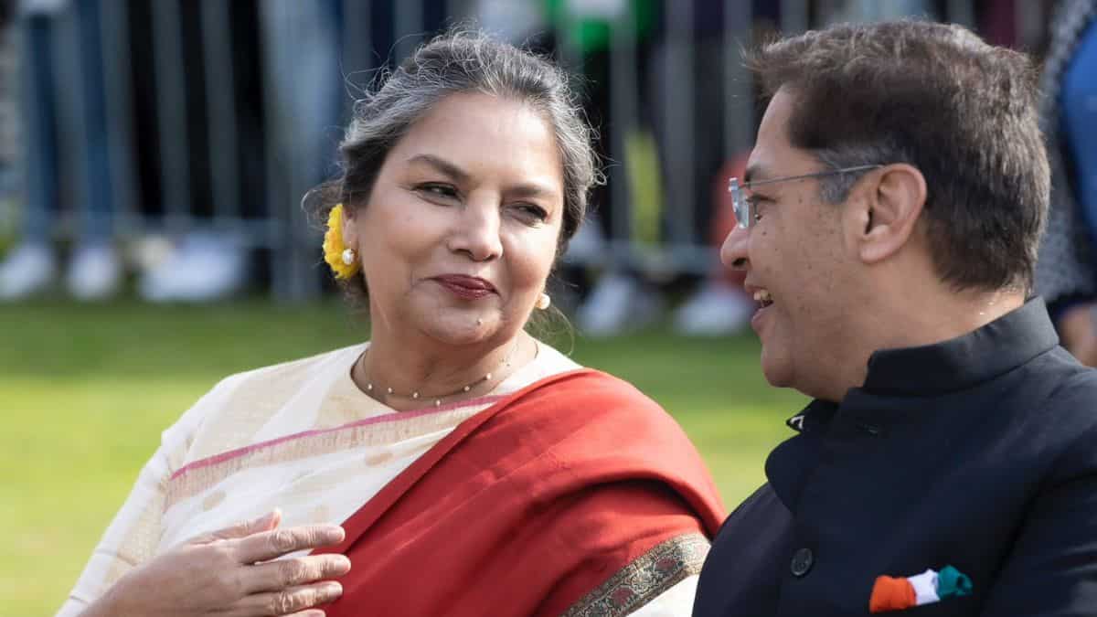 Shabana Azmi hoists the tricolour in Melbourne ahead of Indian Independence Day