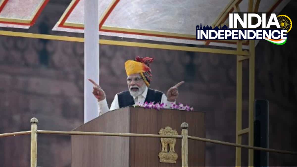 Independence Day: PM Modi calls people of India 'parivarjan' in his speech, slams dynastic politics Independence Day: PM Modi calls people of India 'parivarjan' in his speech, slams dynastic politics