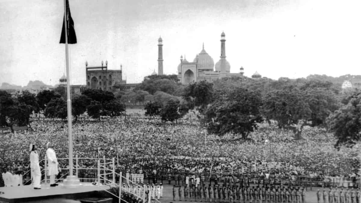 Tricolour hoisted at Red Fort