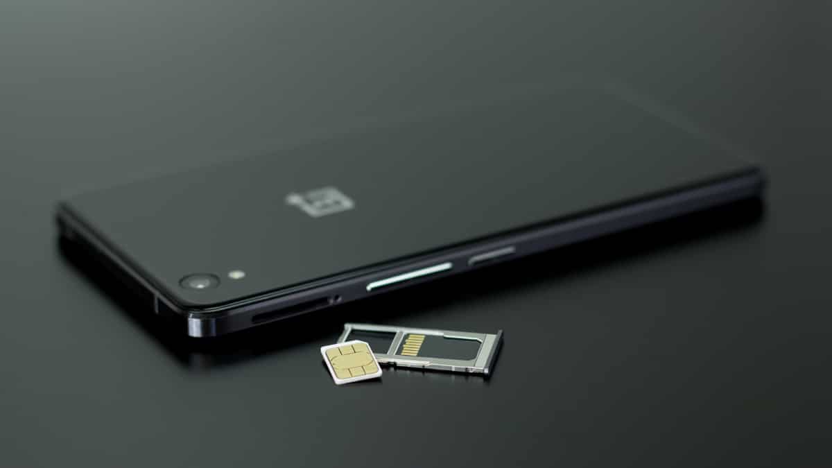 India: Centre makes police verification mandatory for SIM card dealers, discontinues bulk connections India: Centre makes police verification mandatory for SIM card dealers, discontinues bulk connections