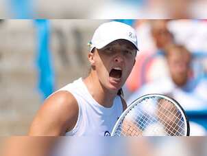 Tennis: Iga Swiatek learns on the job to reach Cincinnati Open semis, beats Wimbledon champion Vondrousova