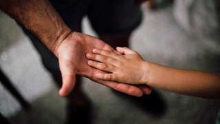 Navigating parenthood in delayed childbearing era
