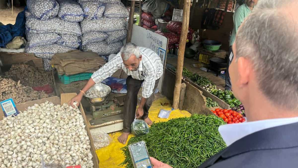 German minister hails India's digital transformation after buying vegetables using UPI