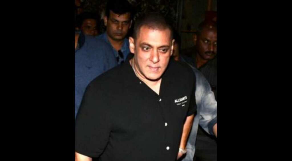 Netizens can't get enough of Salman Khan's new bald look. Pics inside