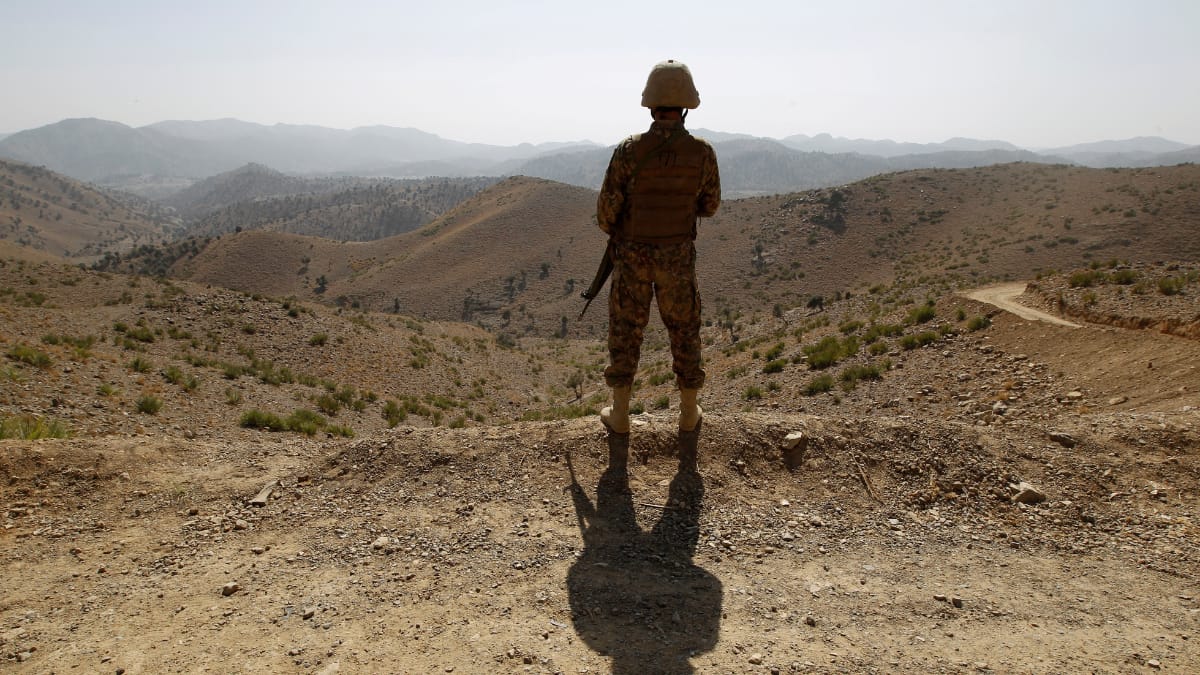 Six soldiers, four militants killed after clashes near Afghan border: Pakistan Army Six soldiers, four militants killed after clashes near Afghan border: Pakistan Army