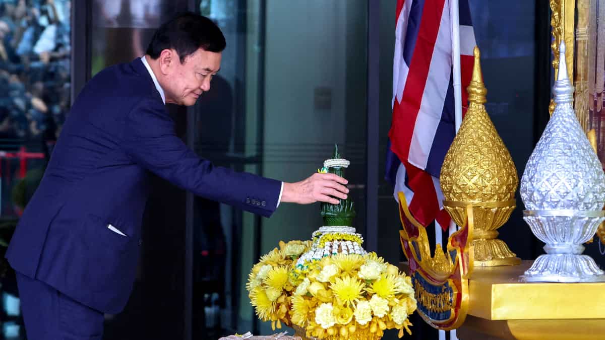 Thailand’s ex-PM Thaksin Shinawatra shifted to hospital after spending one night in jail Thailand’s ex-PM Thaksin Shinawatra shifted to hospital after spending one night in jail