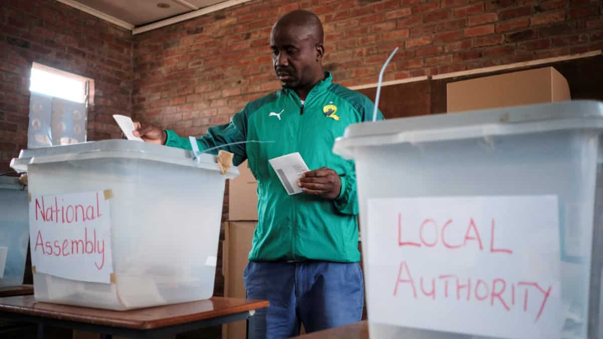 Zimbabwe sets extra day of voting in selected wards after delays