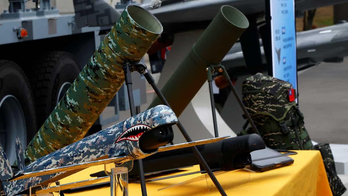 Taiwan proposes $3 billion spending on new weapons, gets F-16 boost Taiwan proposes $3 billion spending on new weapons, gets F-16 boost