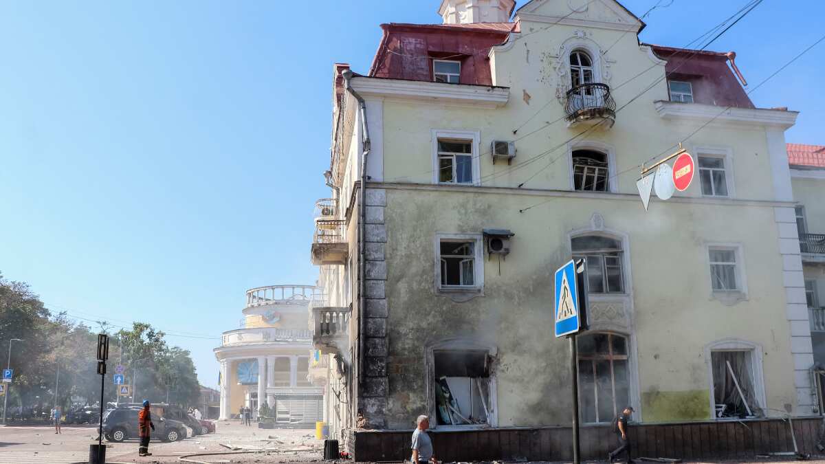 At least two killed, one injured after Russian shelling hits cafe in Ukraine’s northeast
