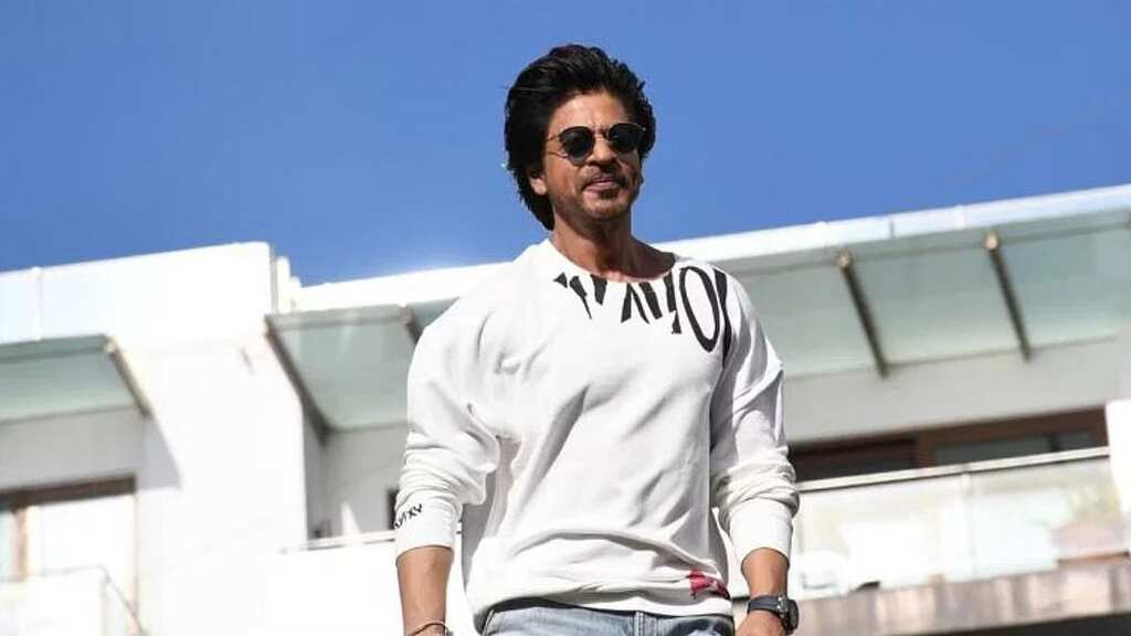 Mumbai Police increase security outside Indian actor Shah Rukh Khan's bungalow Mannat due to protests