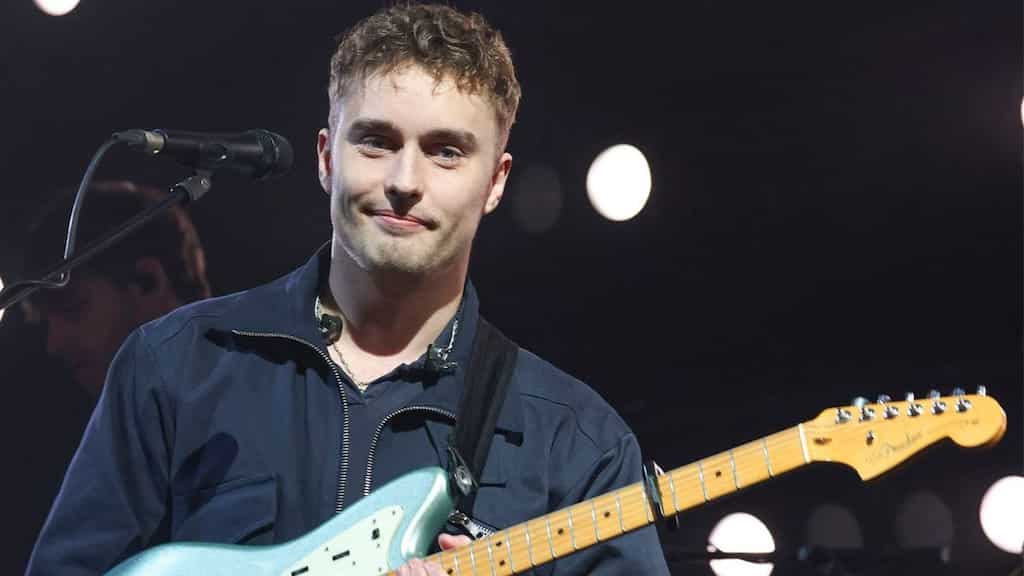 Sam Fender forced to stop several times at Leeds Music Festival due to medical emergencies