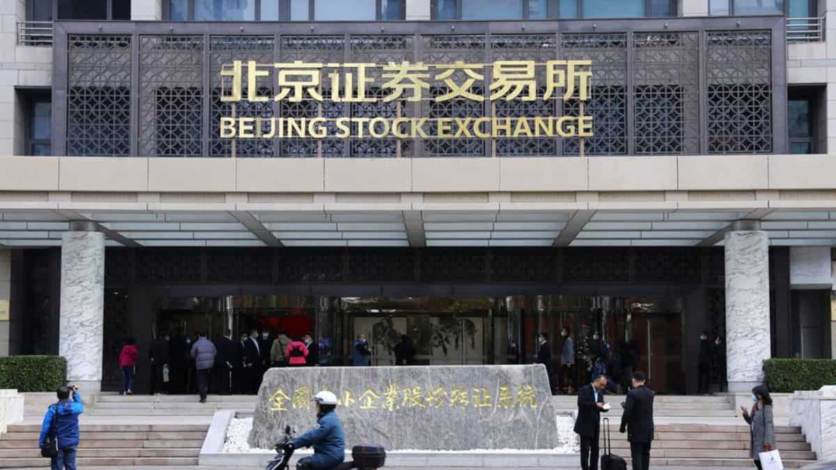 China forced to slash stamp duty on stock trading after loss of days of economic boom China forced to slash stamp duty on stock trading after loss of days of economic boom