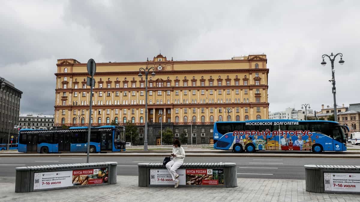 Russia says detained US embassy 'informant' on Ukraine Russia says detained US embassy 'informant' on Ukraine