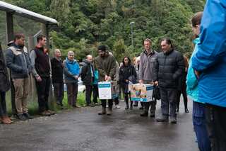 Declared extinct in 1898, prehistoric New Zealand bird stages return to the wild. Watch!