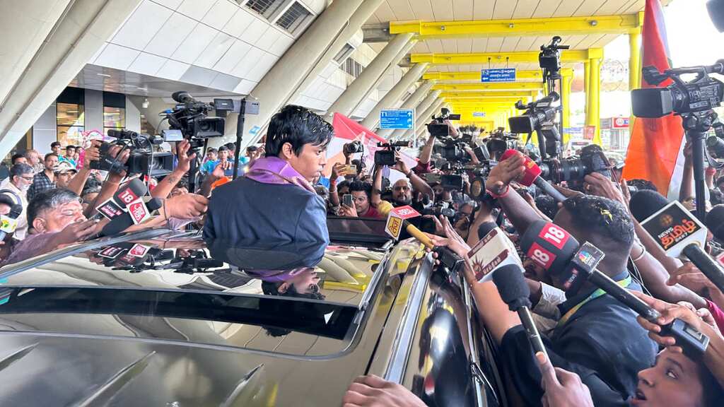 India's chess star R. Praggnanadhaa gets rousing welcome upon return, rewarded by Tamil Nadu CM Stalin