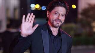 Shah Rukh Khan gets death threat, caller from Raipur, case registered