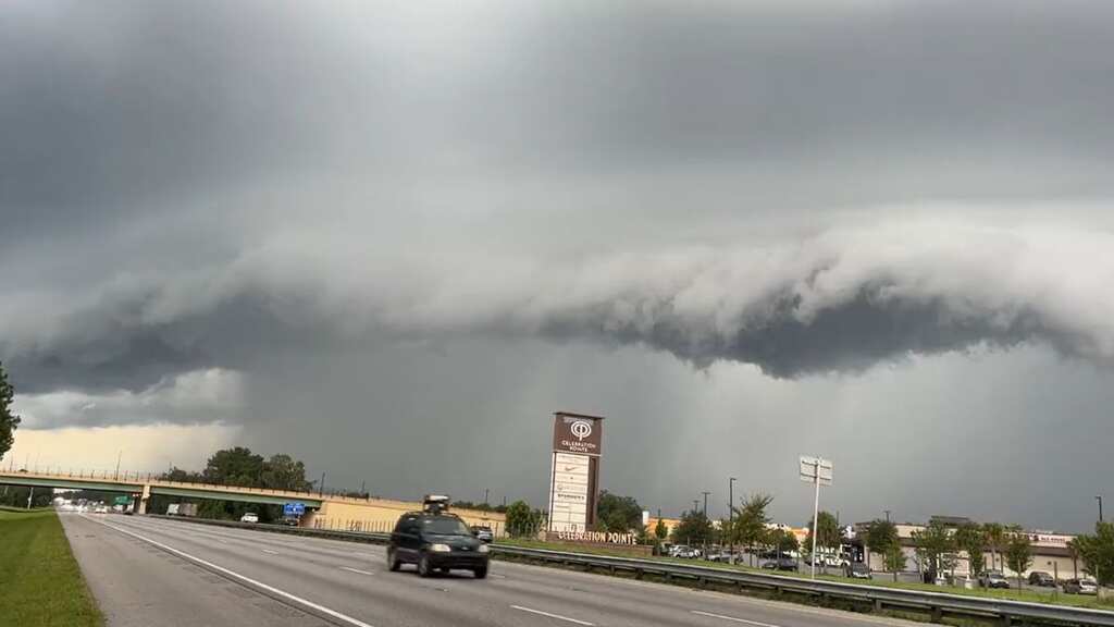 'Don't mess with this storm': Idalia makes landfall as Category 3 hurricane in Florida with 125 mph winds