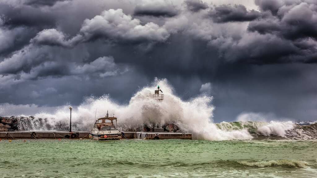 China issues typhoon-red warning as Saola moves towards Hong Kong
