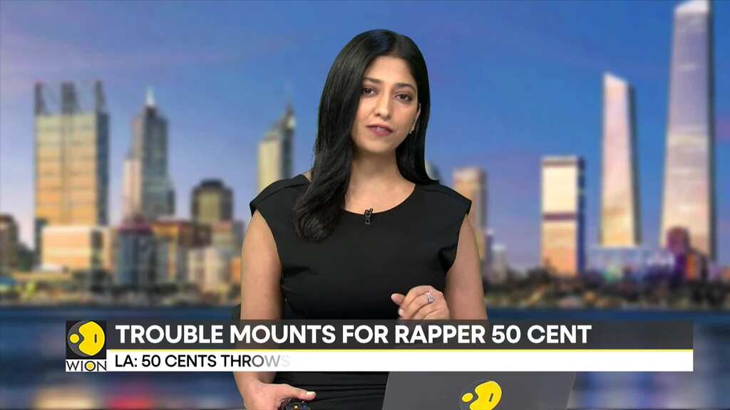 LA: Rapper 50 Cents throws microphone and strikes a fan's head