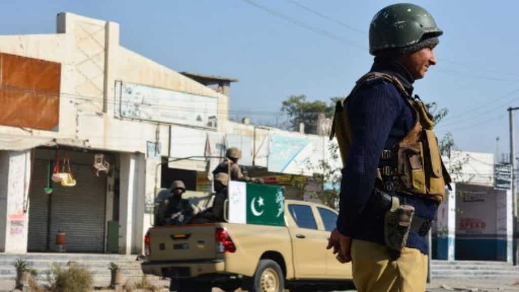 Pakistan: Suicide attack by TTP militant in Khyber Pakhtunkhwa kills 9 soldiers