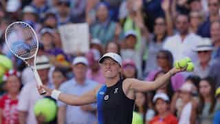 Remorseful Iga Swiatek romps at US Open as Novak Djokovic eyes last 16