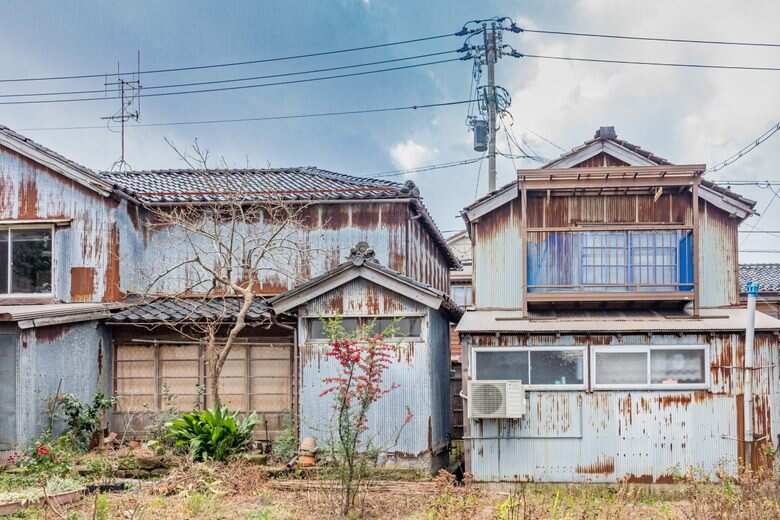 Every seventh house in Japan is abandoned, now foreigners are buying them