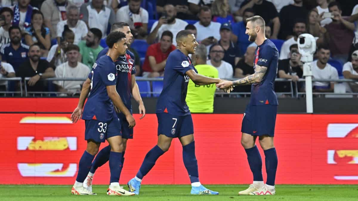 Ligue 1: Kylian Mbappe scores twice in PSG's ruthless 4-1 win over Lyon Ligue 1: Kylian Mbappe scores twice in PSG's ruthless 4-1 win over Lyon