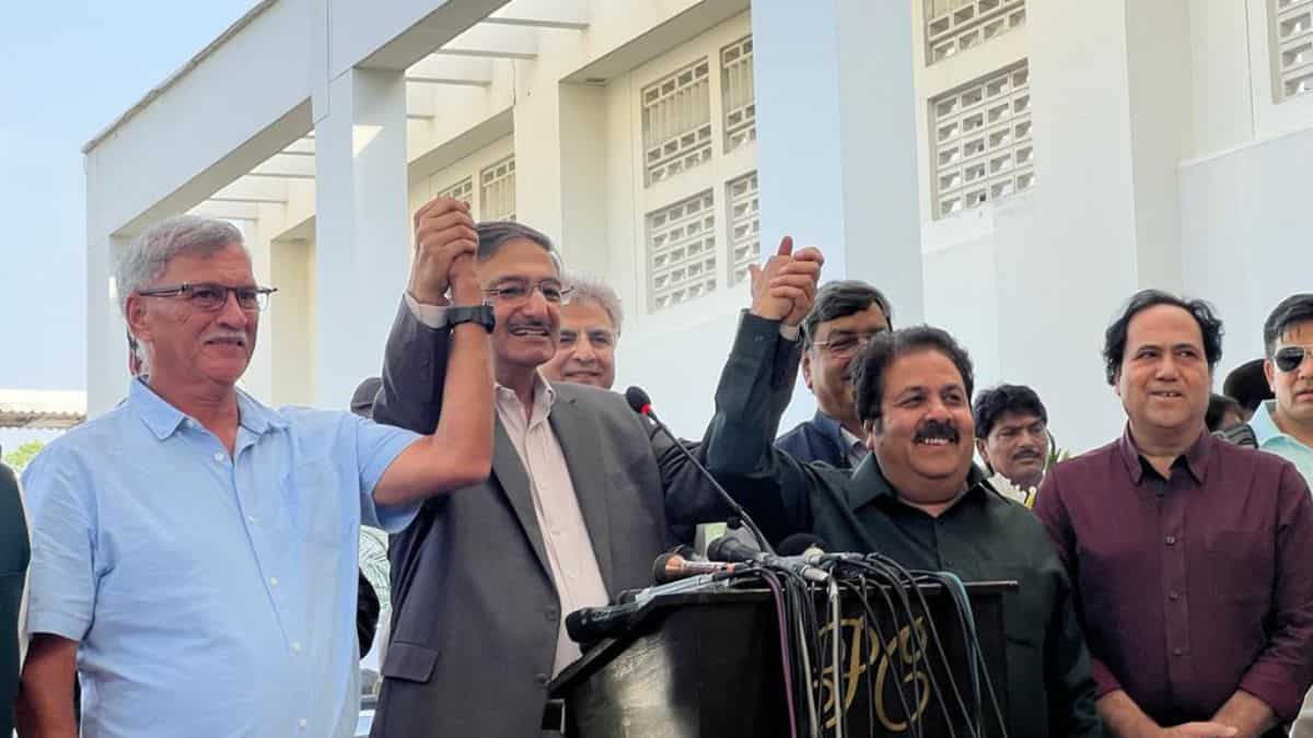 Asia Cup: BCCI bosses cross Attari-Wagah border to enter Pakistan on historic visit - WATCH