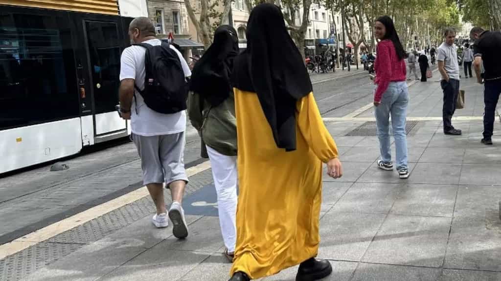 France: Abaya ban on female students comes into effect