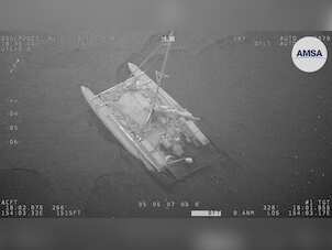 Dramatic rescue at sea: Catamaran survives shark attacks in coral sea