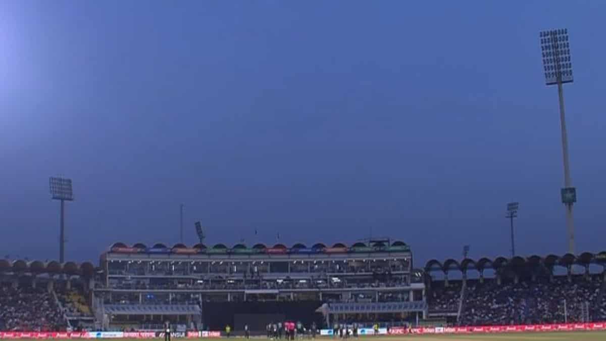 Asia Cup 2023: Pakistan suffers embarrassing moment vs Bangladesh as floodlights fail, players leave field Asia Cup 2023: Pakistan suffers embarrassing moment vs Bangladesh as floodlights fail, players leave field