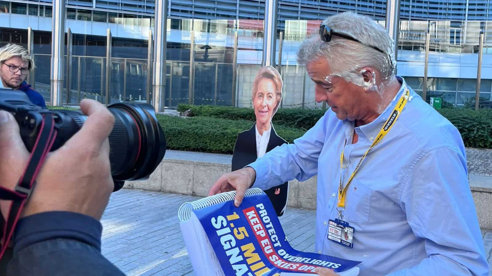 Watch | Ryanair CEO hit with cream cakes by climate activists. He reacts Watch | Ryanair CEO hit with cream cakes by climate activists. He reacts