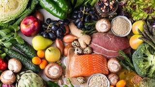 How diet affects Polycystic Ovary Syndrome: Foods to eat and avoid | PCOS Awareness Month 2023